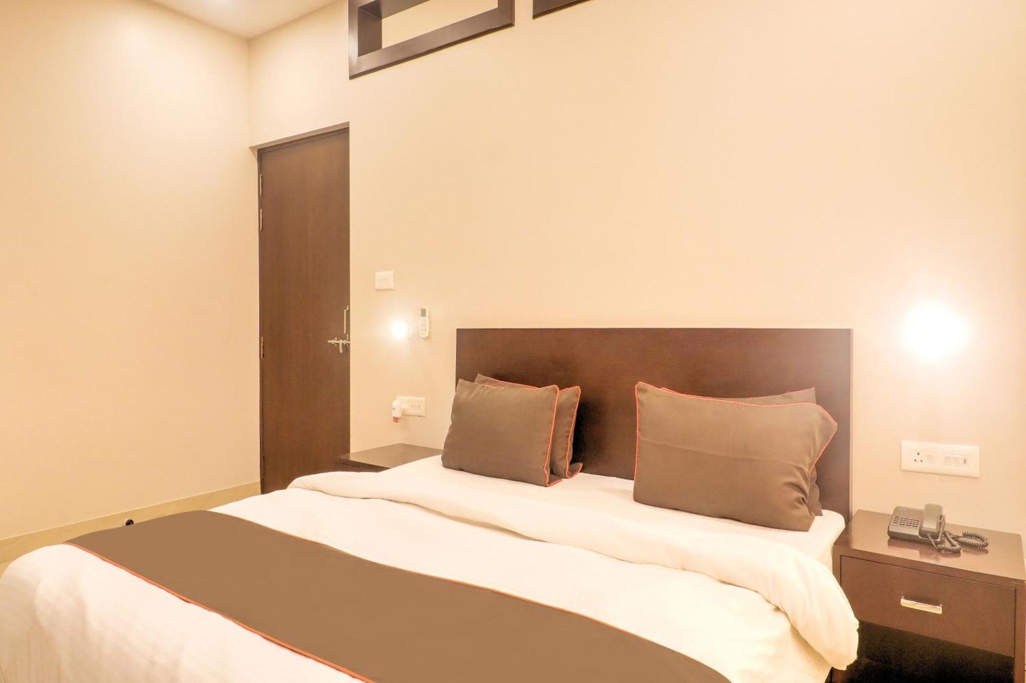 Townhouse Amaraa Farms Near Lulu Hypermarket Лакнау Екстериор снимка