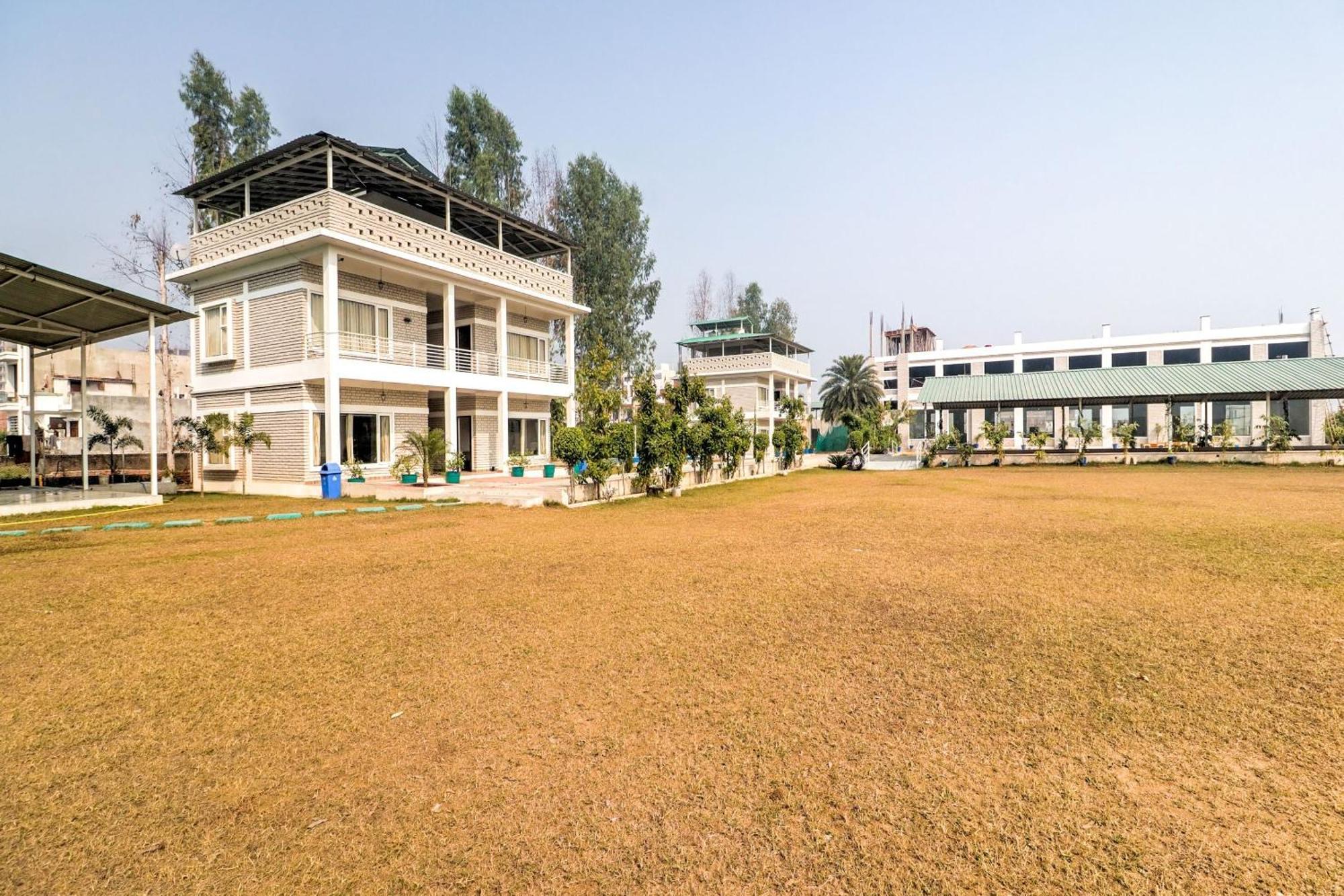Townhouse Amaraa Farms Near Lulu Hypermarket Лакнау Екстериор снимка