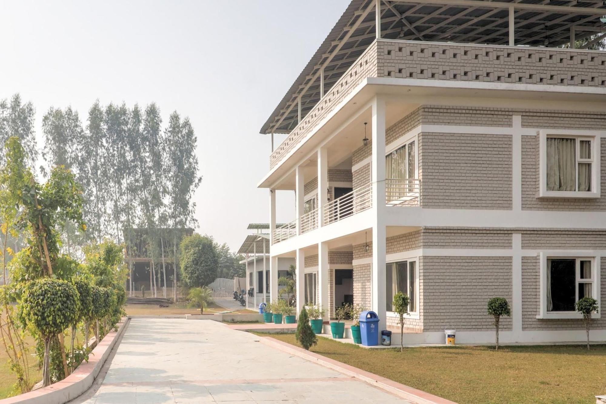 Townhouse Amaraa Farms Near Lulu Hypermarket Лакнау Екстериор снимка